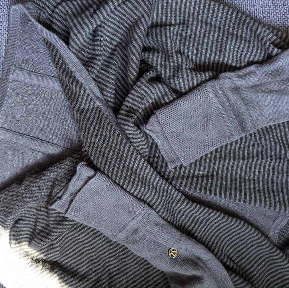 Lululemon Iconic Wrap Sweater - Picture 4 of 4
